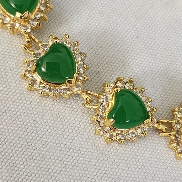 Gold with Green Jade Hearts Bracelet - Picture 6 of 8